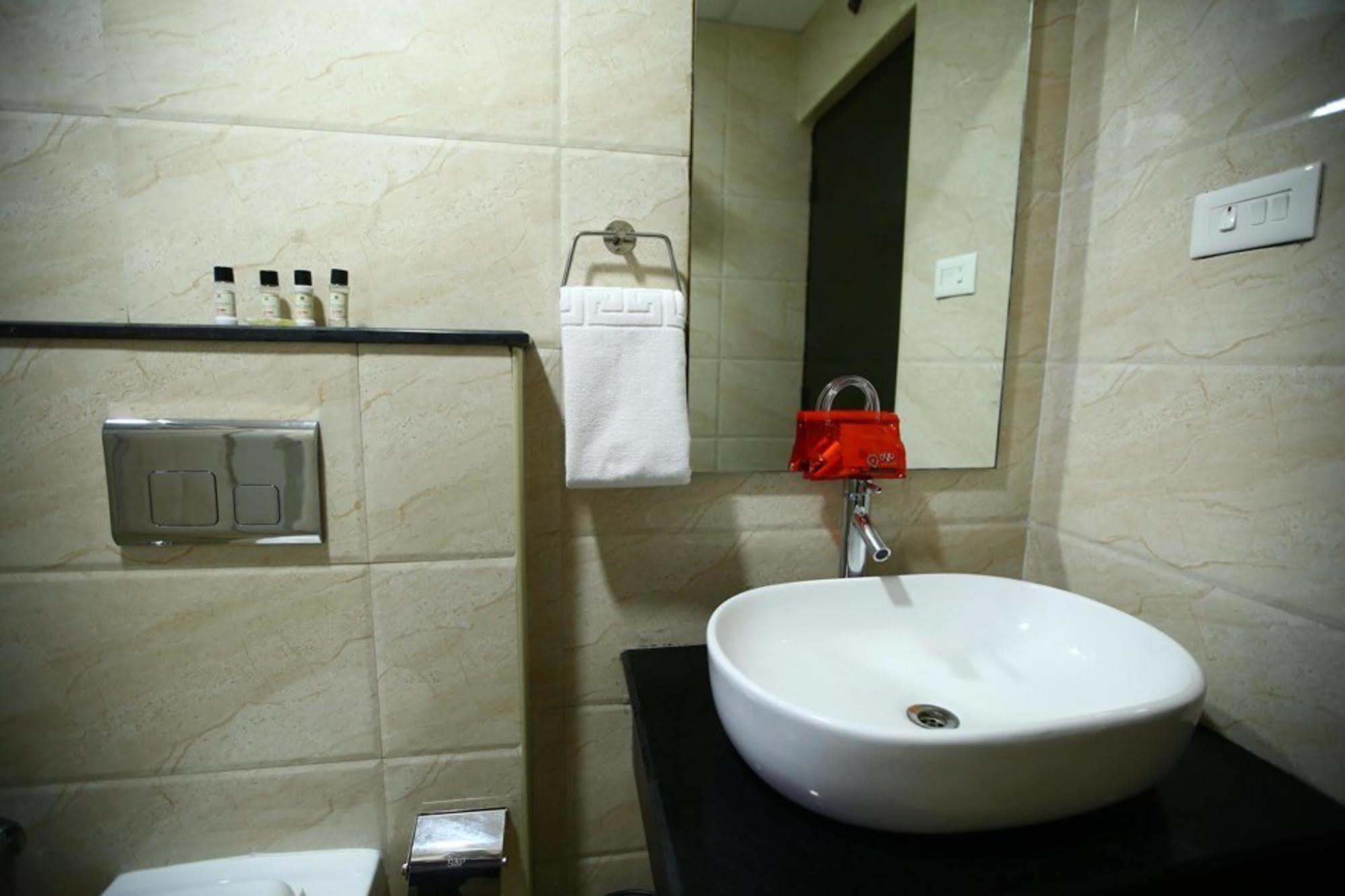 Fabhotel Alreef Residency Chennai Extérieur photo